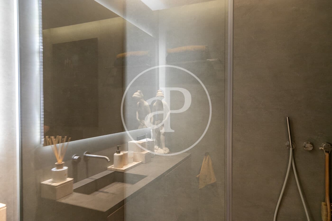 1 soverom Leilighet til salgs i Barcelona by med svømmebasseng - € 1 300 000 (Ref: 9106701)