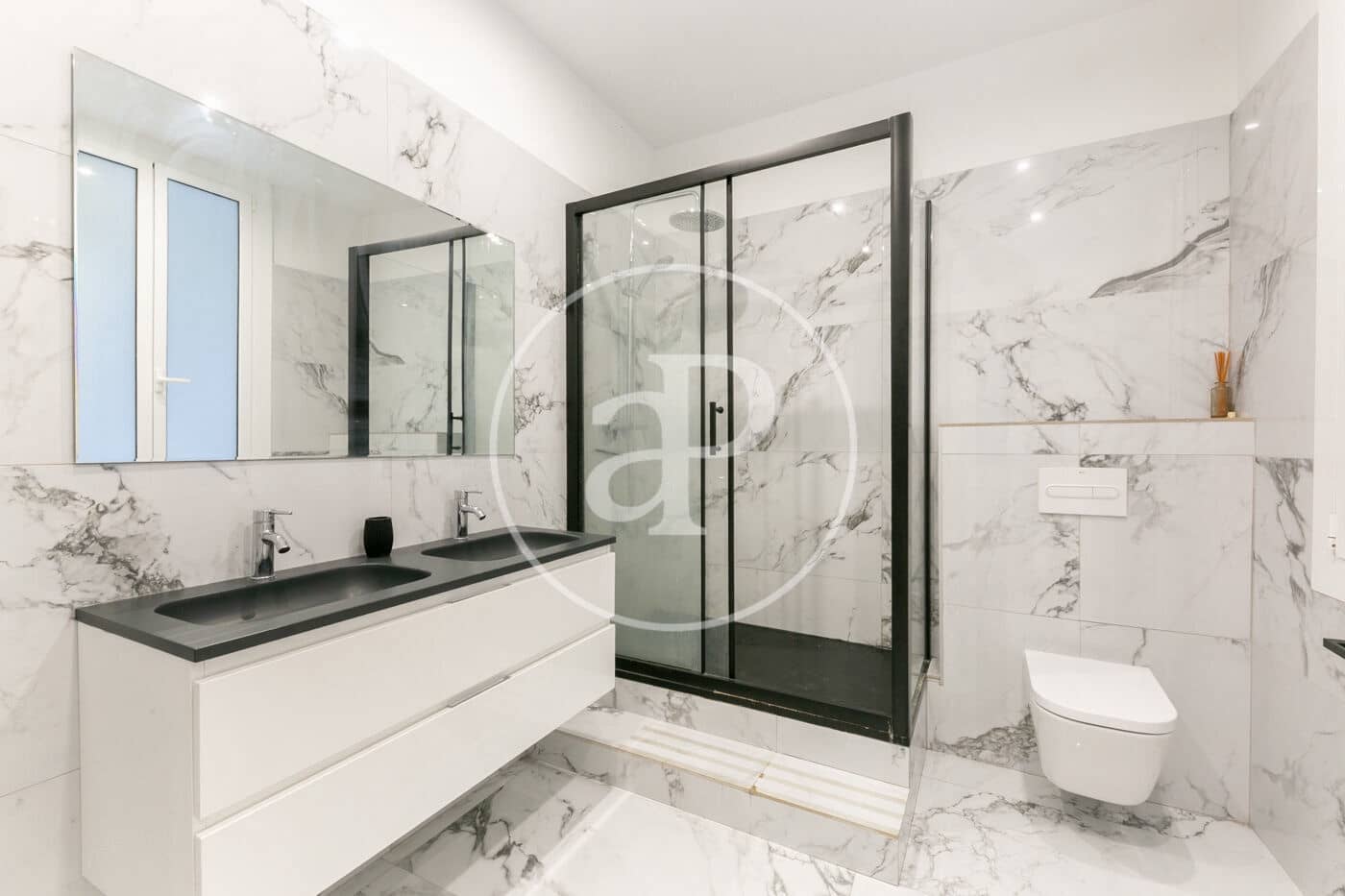 Appartement de 3 chambres à louer à Barcelone ville - 2 700 € (Ref: 9106705)