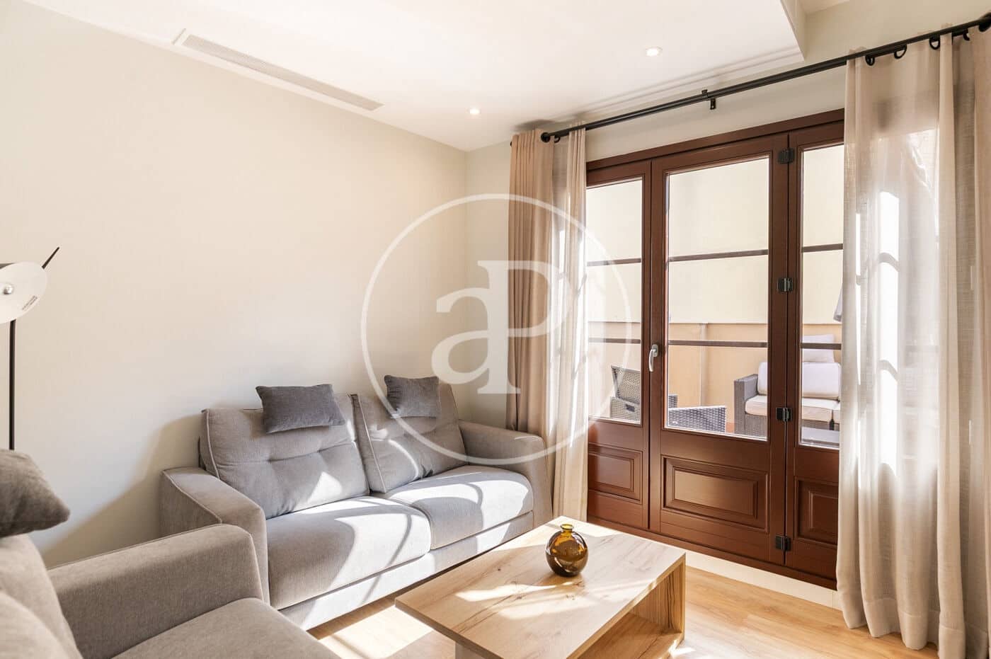 2 soverom Leilighet til leie i Barcelona by - € 2 500 (Ref: 9110572)