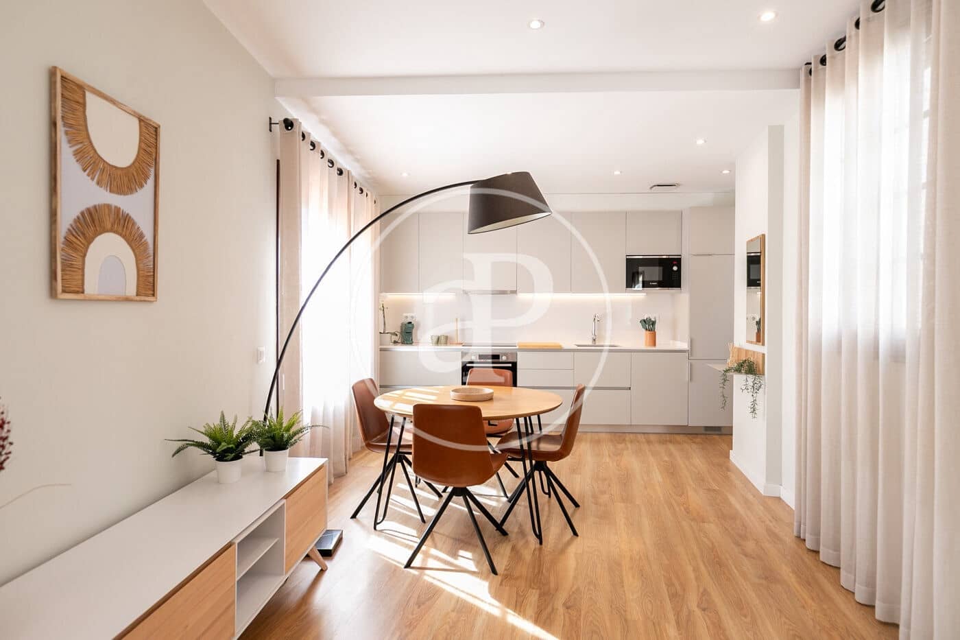 2 soverom Leilighet til leie i Barcelona by - € 2 500 (Ref: 9110572)