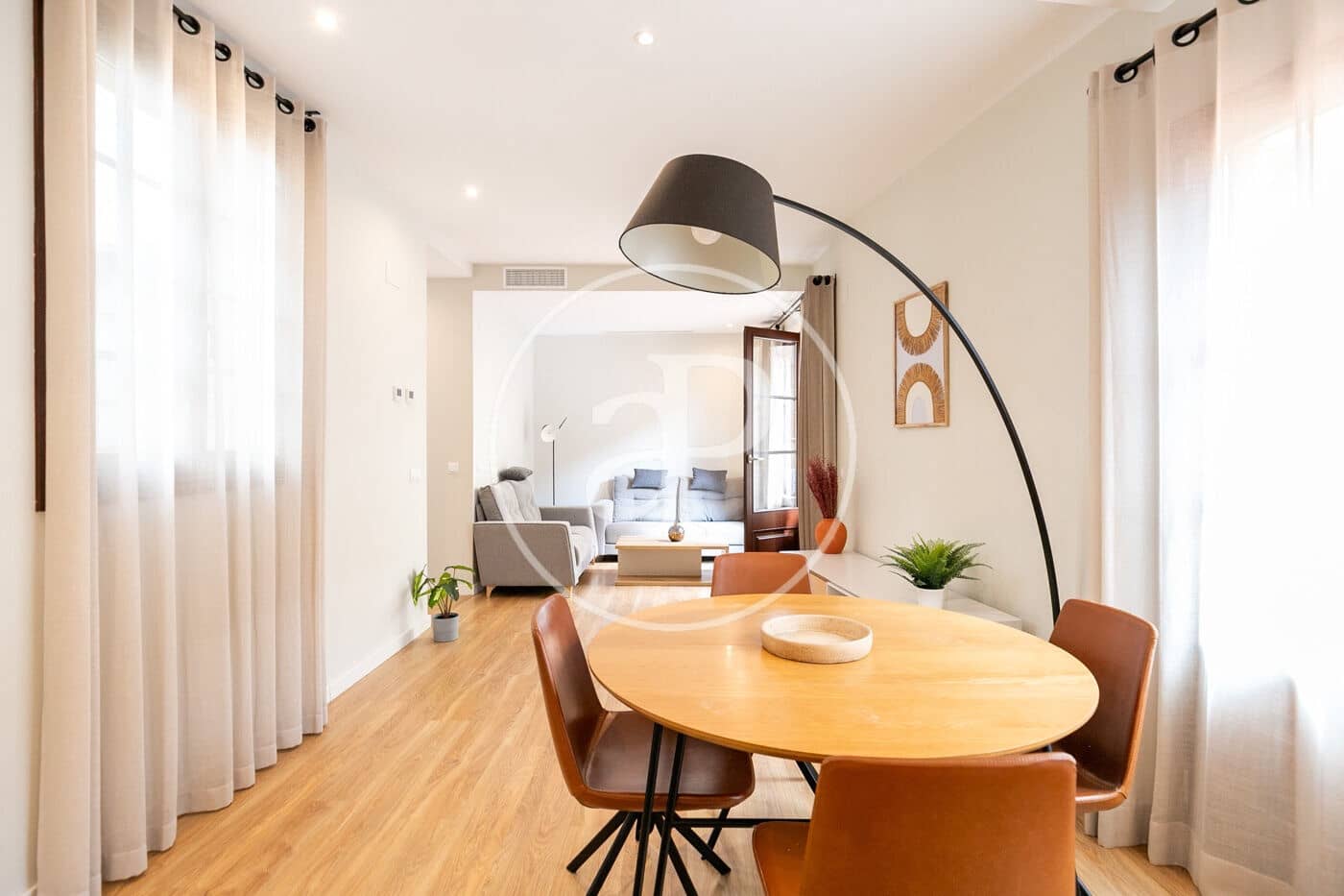 2 soverom Leilighet til leie i Barcelona by - € 2 500 (Ref: 9110572)