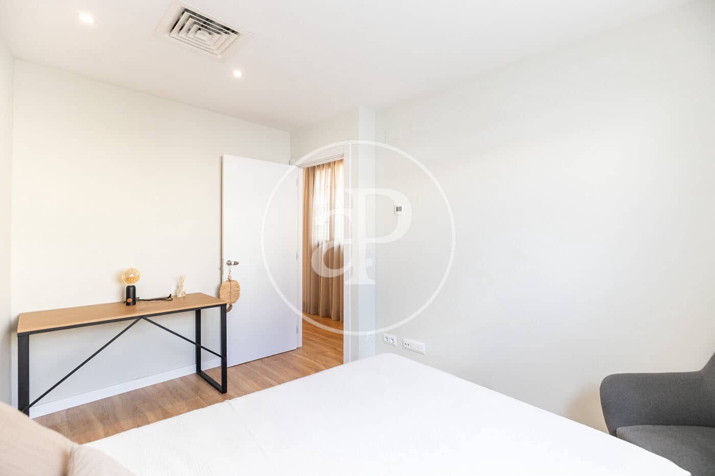 2 soverom Leilighet til leie i Barcelona by - € 2 500 (Ref: 9110572)