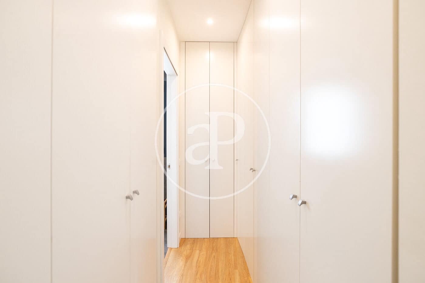 2 soverom Leilighet til leie i Barcelona by - € 2 500 (Ref: 9110572)