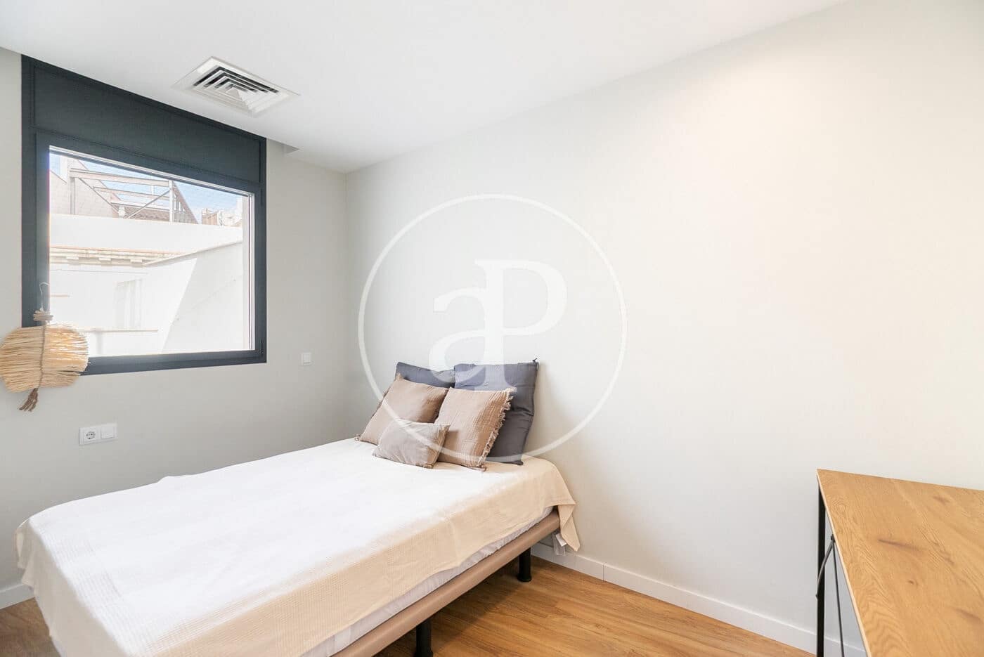 2 soverom Leilighet til leie i Barcelona by - € 2 500 (Ref: 9110572)