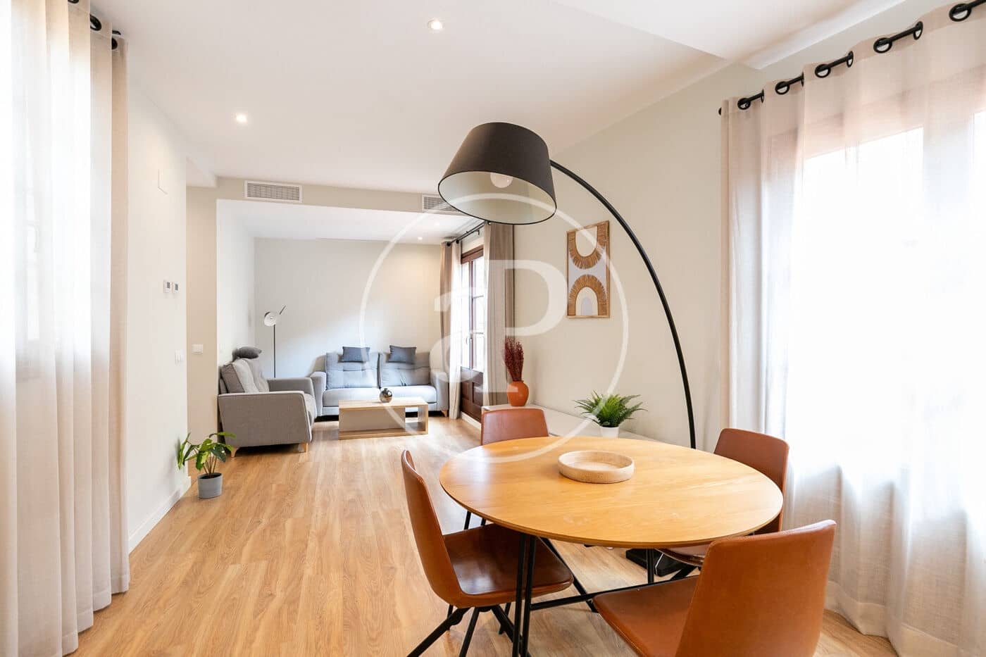 2 soverom Leilighet til leie i Barcelona by - € 2 500 (Ref: 9110572)