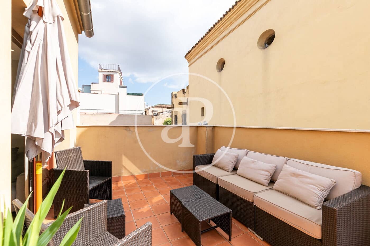 2 soverom Leilighet til leie i Barcelona by - € 2 500 (Ref: 9110572)