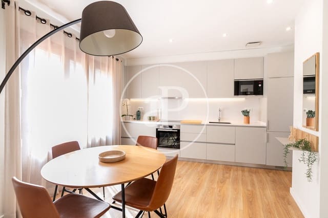 2 soverom Leilighet til leie i El Barri Gòtic, Barcelona by - € 2 500 (Ref: 9110572)