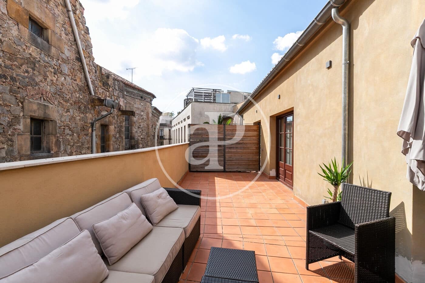 2 soverom Leilighet til leie i Barcelona by - € 2 500 (Ref: 9110572)
