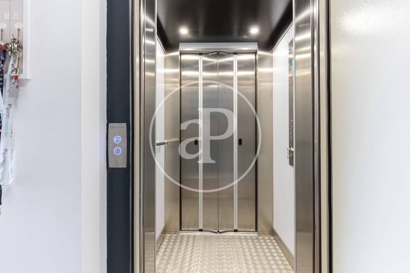 5 soverom Villa til salgs i Sabadell med svømmebasseng - € 849 000 (Ref: 9112560)