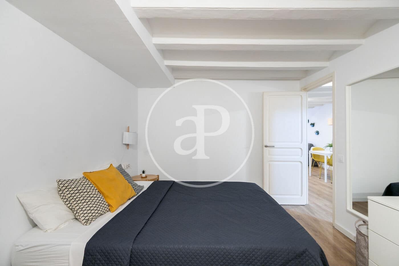 2 bedroom Apartment for sale in Barcelona city - € 260,000 (Ref: 9114355)