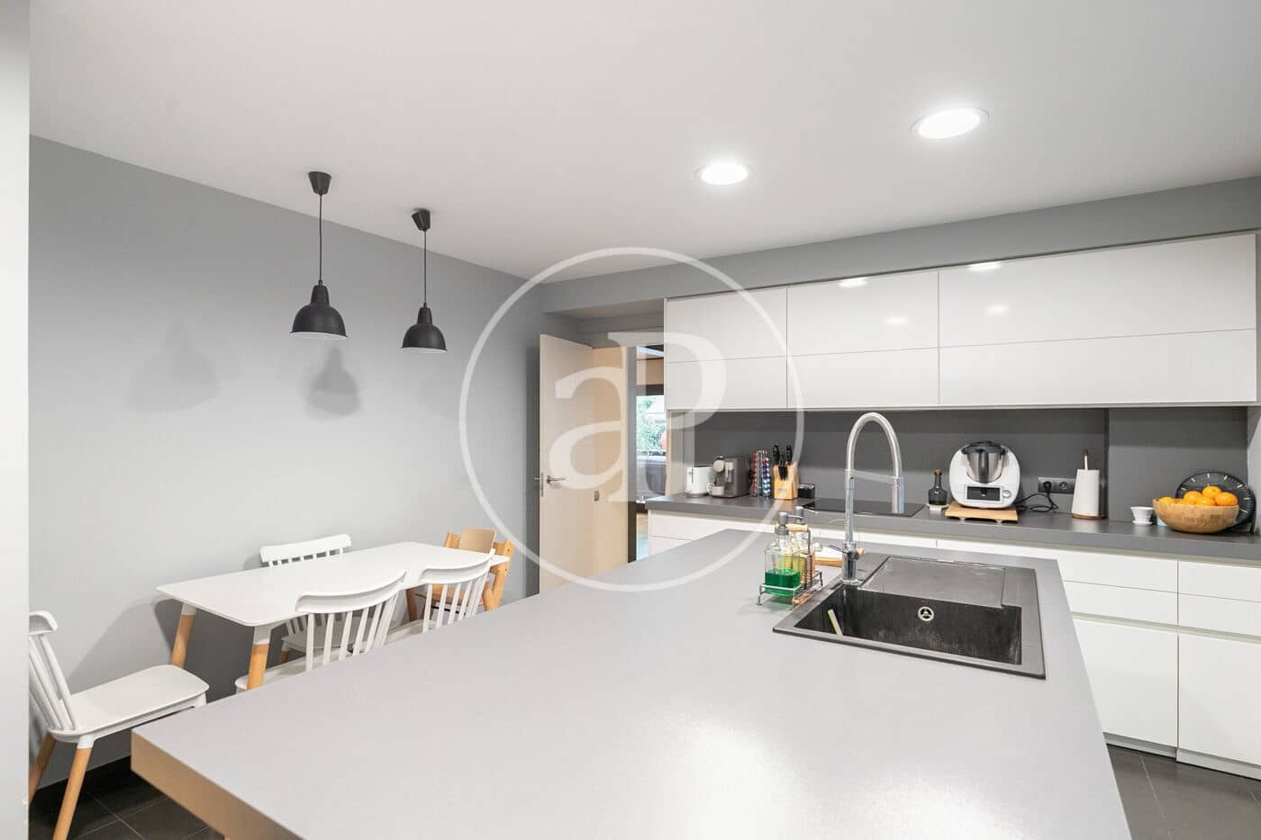 5 soveværelse Lejlighed til salg i Barcelona by - € 1.550.000 (Ref: 9119086)