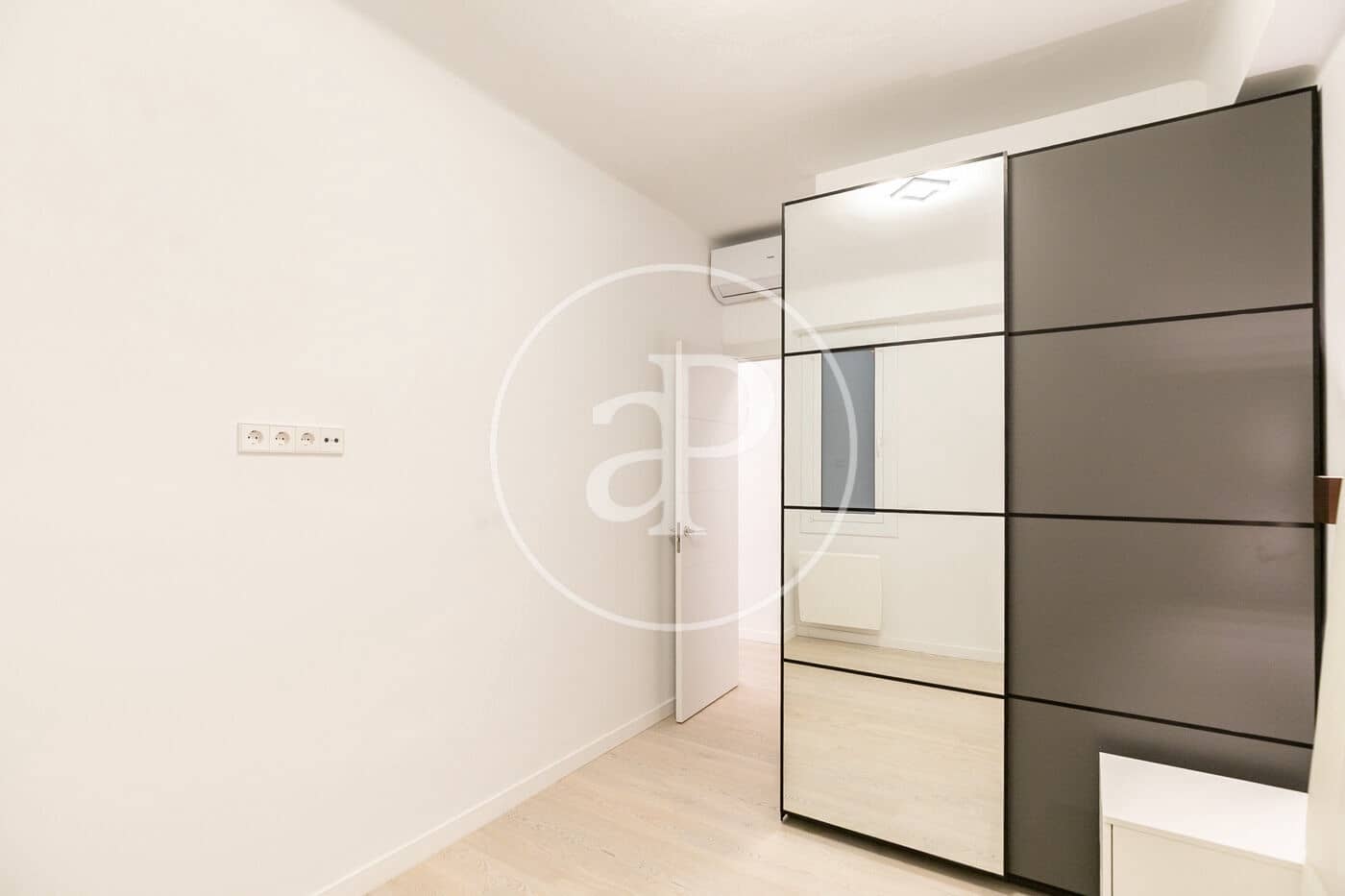 4 soveværelse Lejlighed til salg i Barcelona by - € 775.000 (Ref: 9125347)
