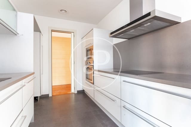 4 bedroom Apartment for sale in Diagonal Mar i El Front Marítim del Poblenou, Barcelona city with pool - € 1,460,000 (Ref: 9126110)