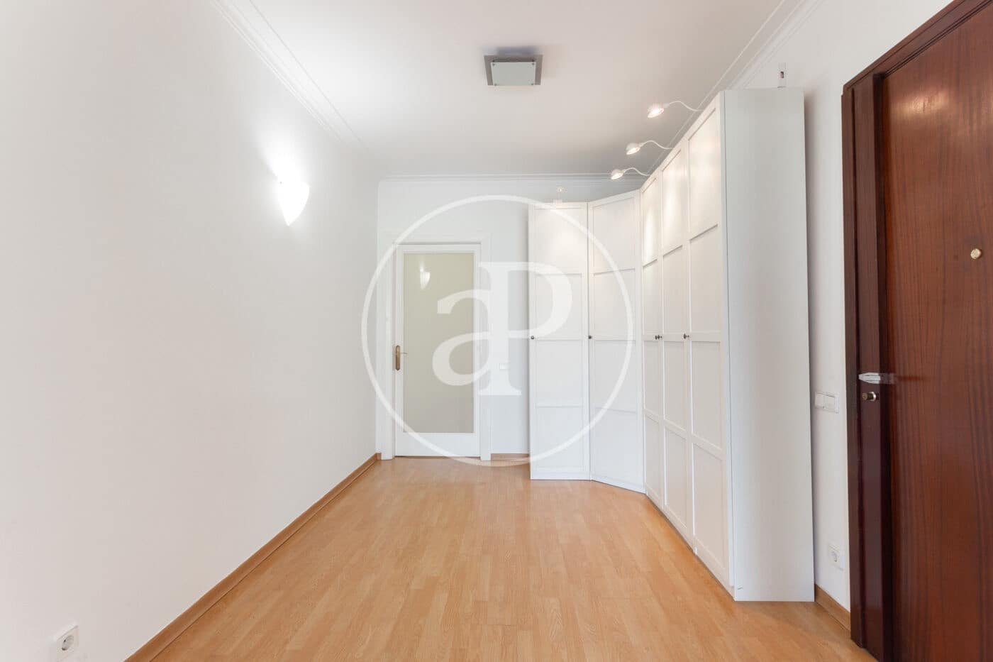 6 slaapkamer Appartement te huur in Barcelona stad - € 6.300 (Ref: 9129961)