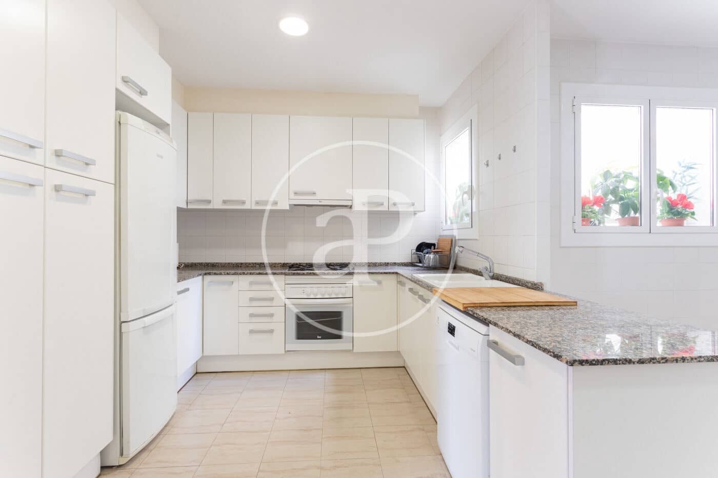 6 slaapkamer Appartement te huur in Barcelona stad - € 6.300 (Ref: 9129961)