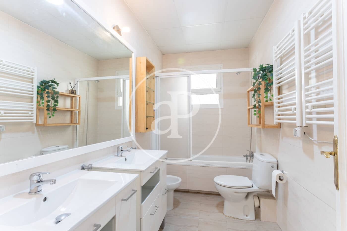 6 slaapkamer Appartement te huur in Barcelona stad - € 6.300 (Ref: 9129961)