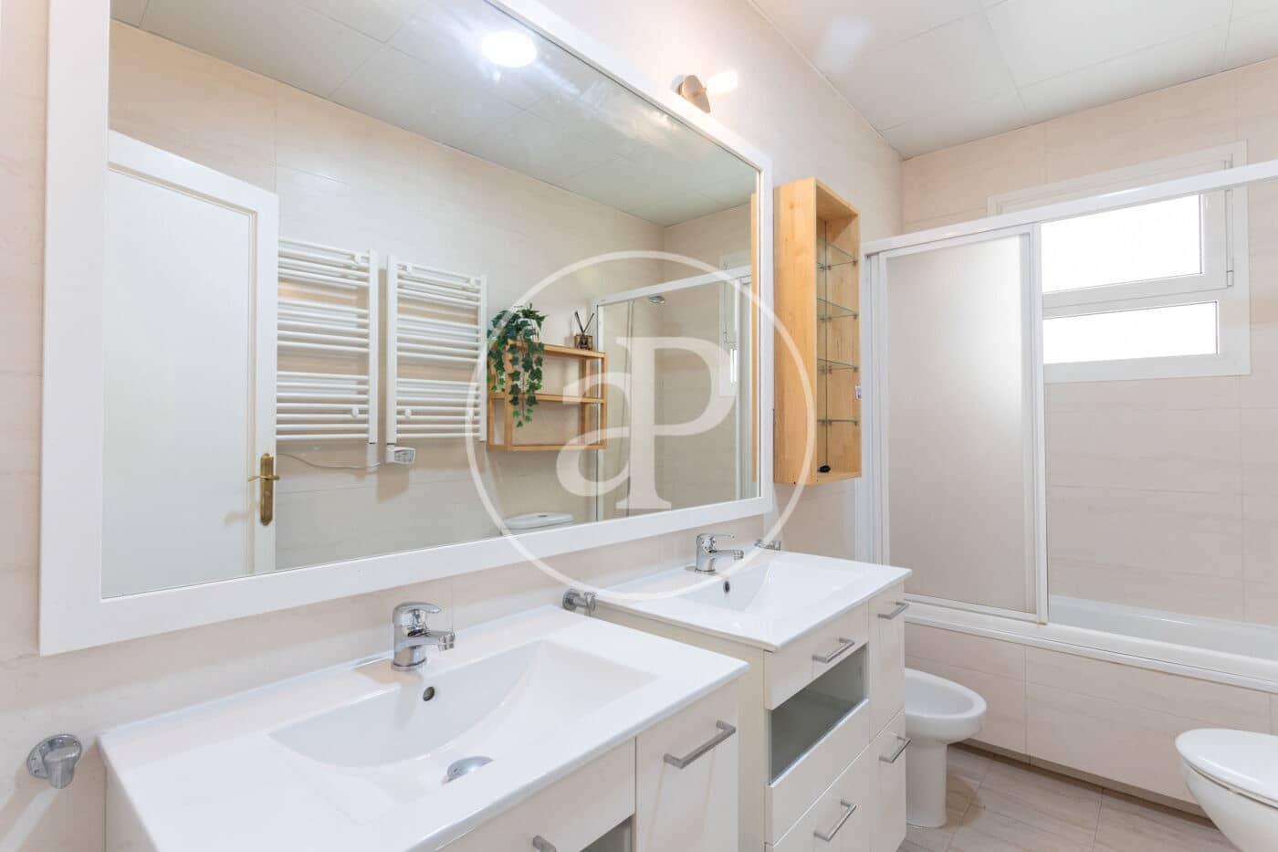 6 slaapkamer Appartement te huur in Barcelona stad - € 6.300 (Ref: 9129961)