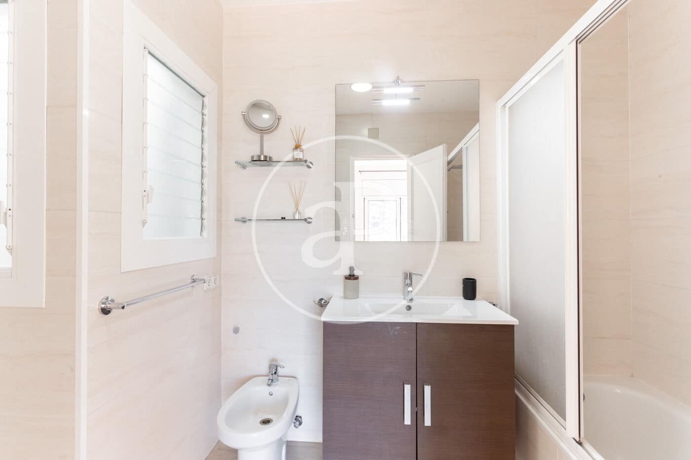 6 slaapkamer Appartement te huur in Barcelona stad - € 6.300 (Ref: 9129961)