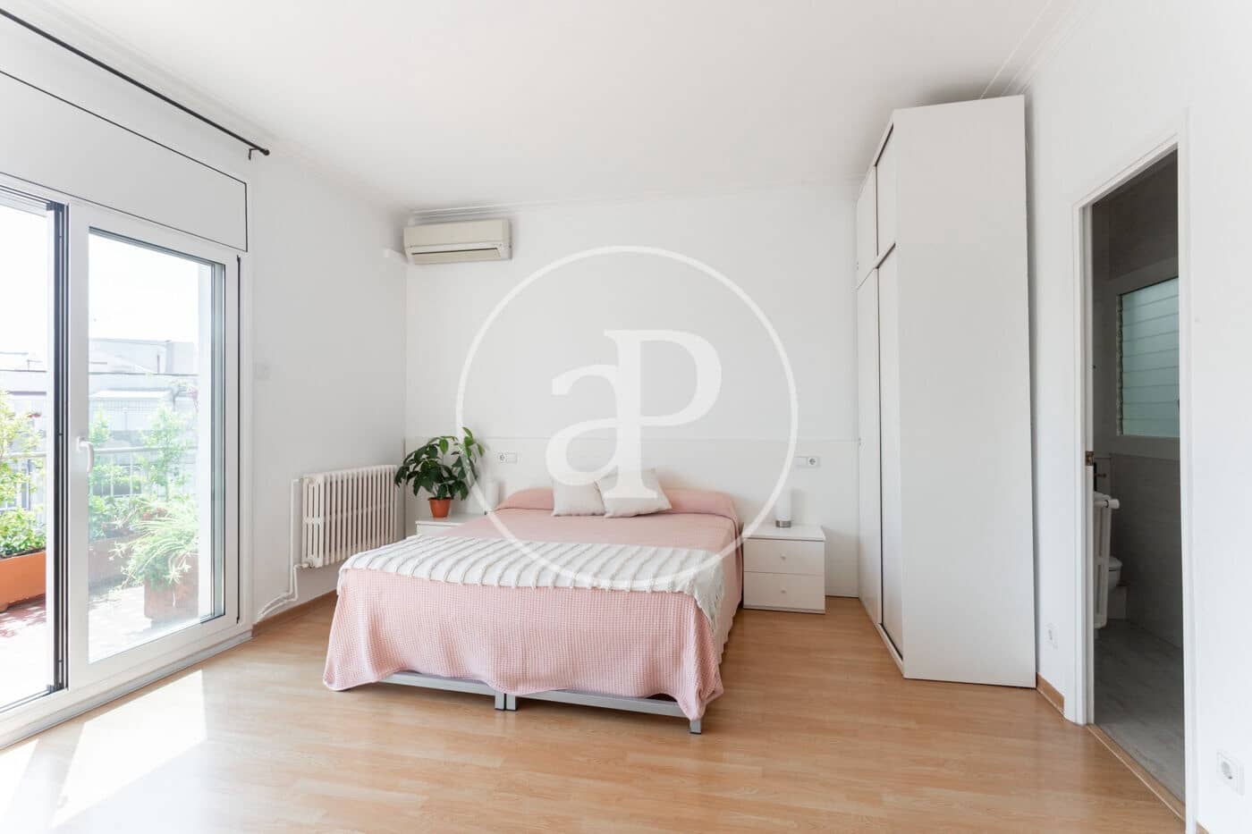 6 slaapkamer Appartement te huur in Barcelona stad - € 6.300 (Ref: 9129961)