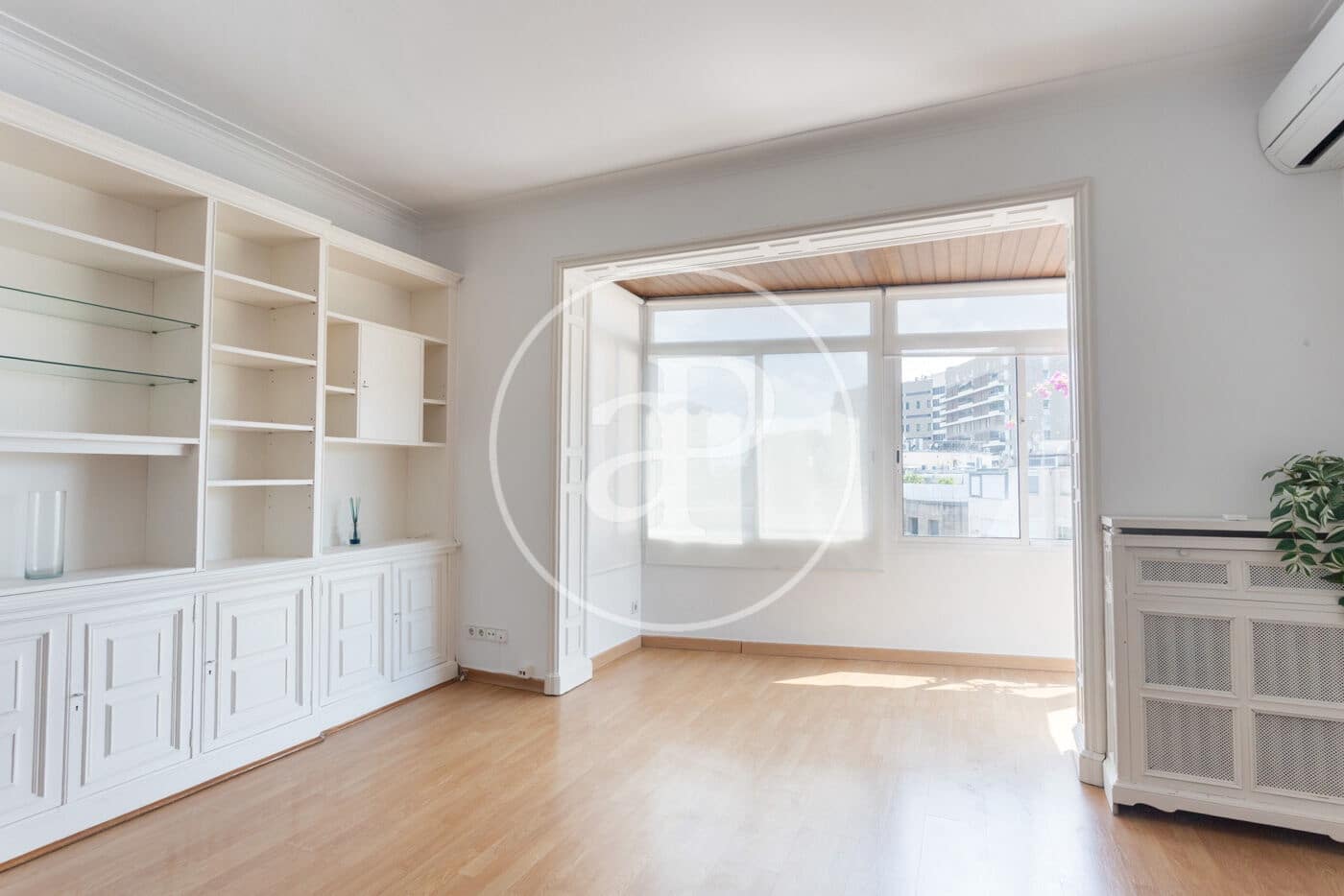 6 slaapkamer Appartement te huur in Barcelona stad - € 6.300 (Ref: 9129961)