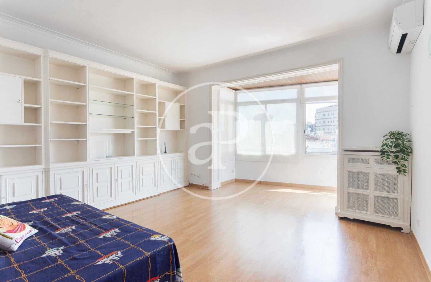 6 slaapkamer Appartement te huur in Barcelona stad - € 6.300 (Ref: 9129961)