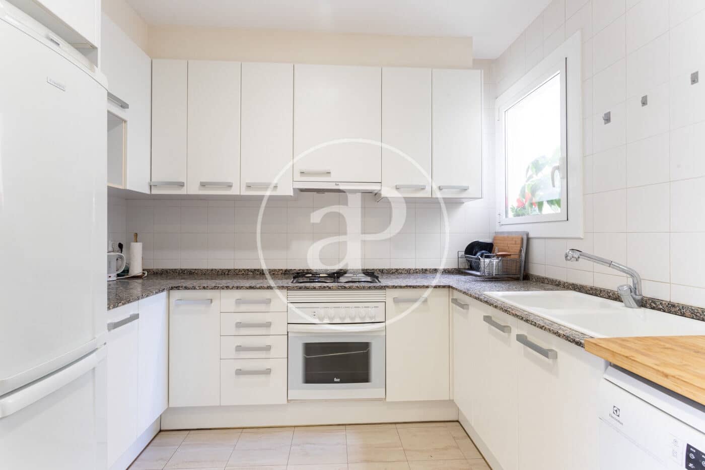 6 slaapkamer Appartement te huur in Barcelona stad - € 6.300 (Ref: 9129961)