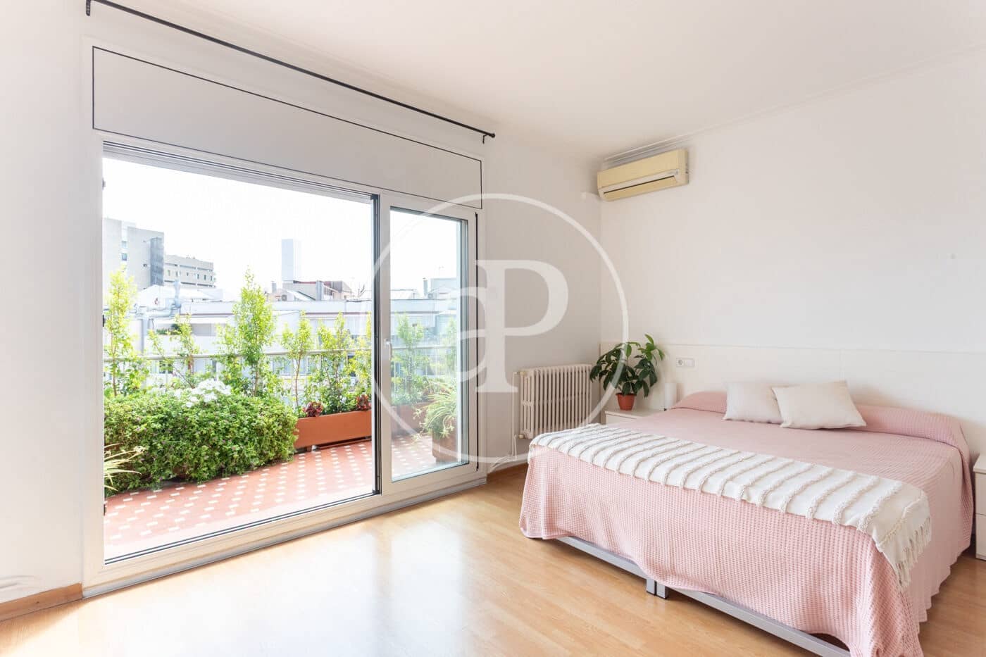 6 slaapkamer Appartement te huur in Barcelona stad - € 6.300 (Ref: 9129961)