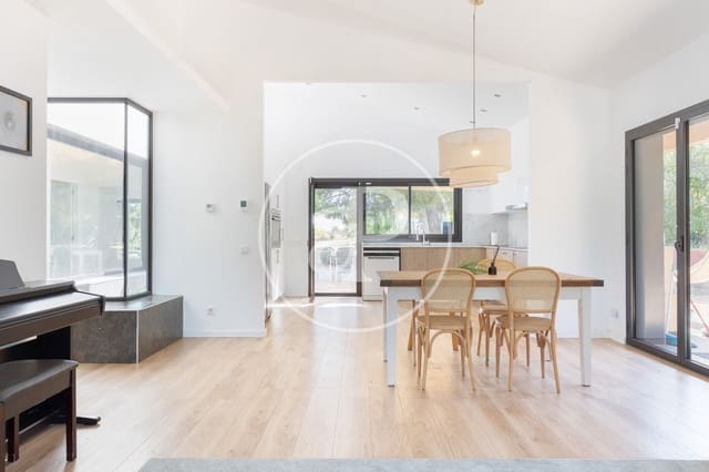 4 bedroom Villa for sale in Sant Quirze del Vallès - € 795,000 (Ref: 9129963)