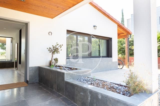 4 bedroom Villa for sale in Sant Quirze del Vallès - € 795,000 (Ref: 9129963)