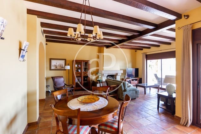 7 bedroom Villa for sale in Argentona - € 998,000 (Ref: 9137358)