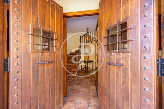 7 slaapkamer Villa te koop in Argentona met zwembad garage - € 998.000 (Ref: 9137358)