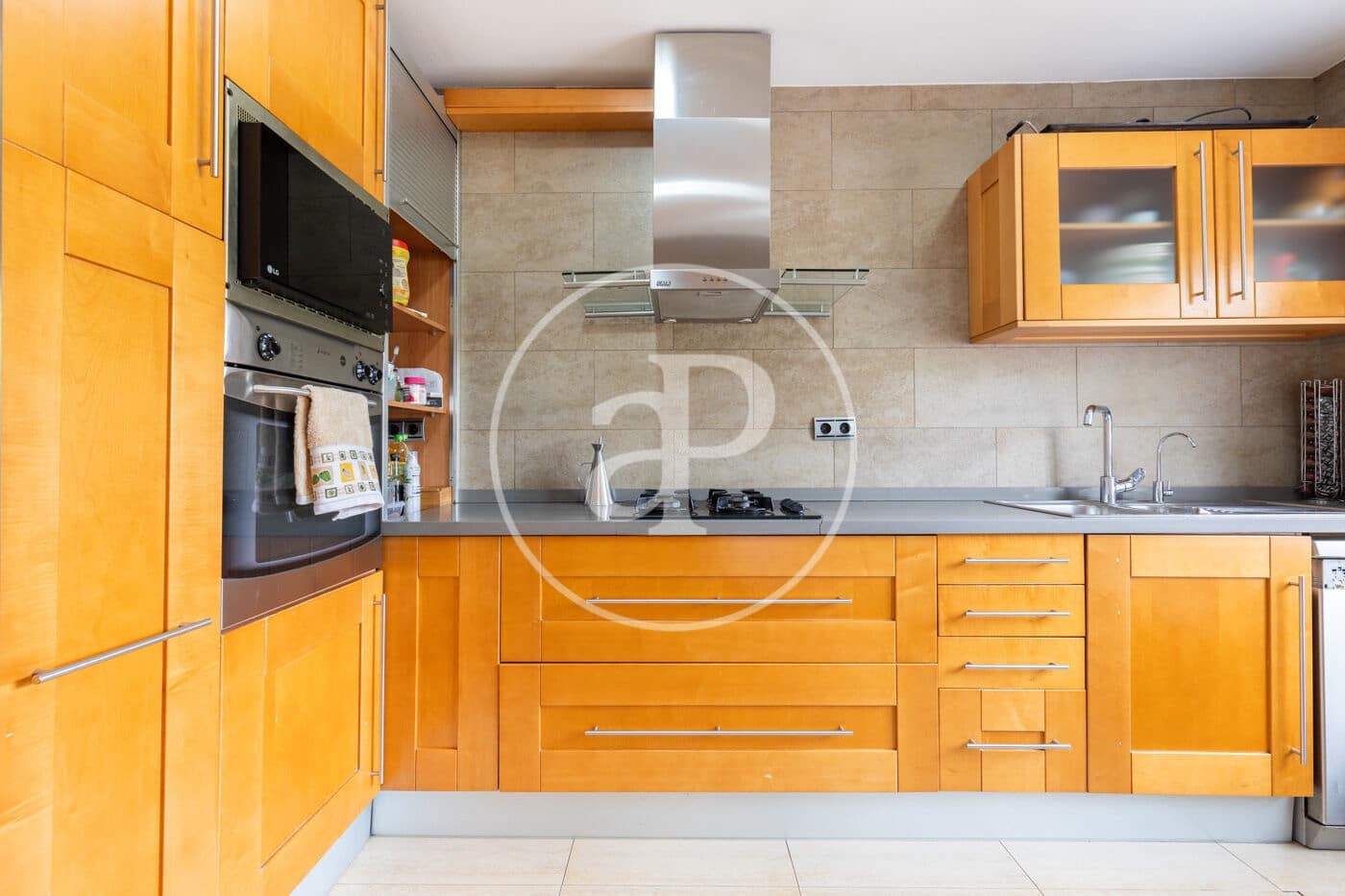 4 soveværelse Villa til salg i Cerdanyola del Valles med swimmingpool - € 630.000 (Ref: 9137359)