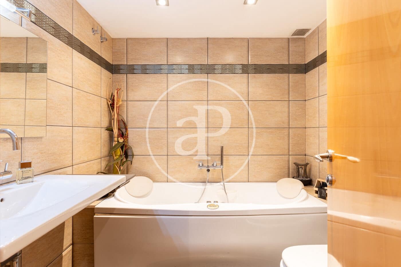 4 soveværelse Villa til salg i Cerdanyola del Valles med swimmingpool - € 630.000 (Ref: 9137359)