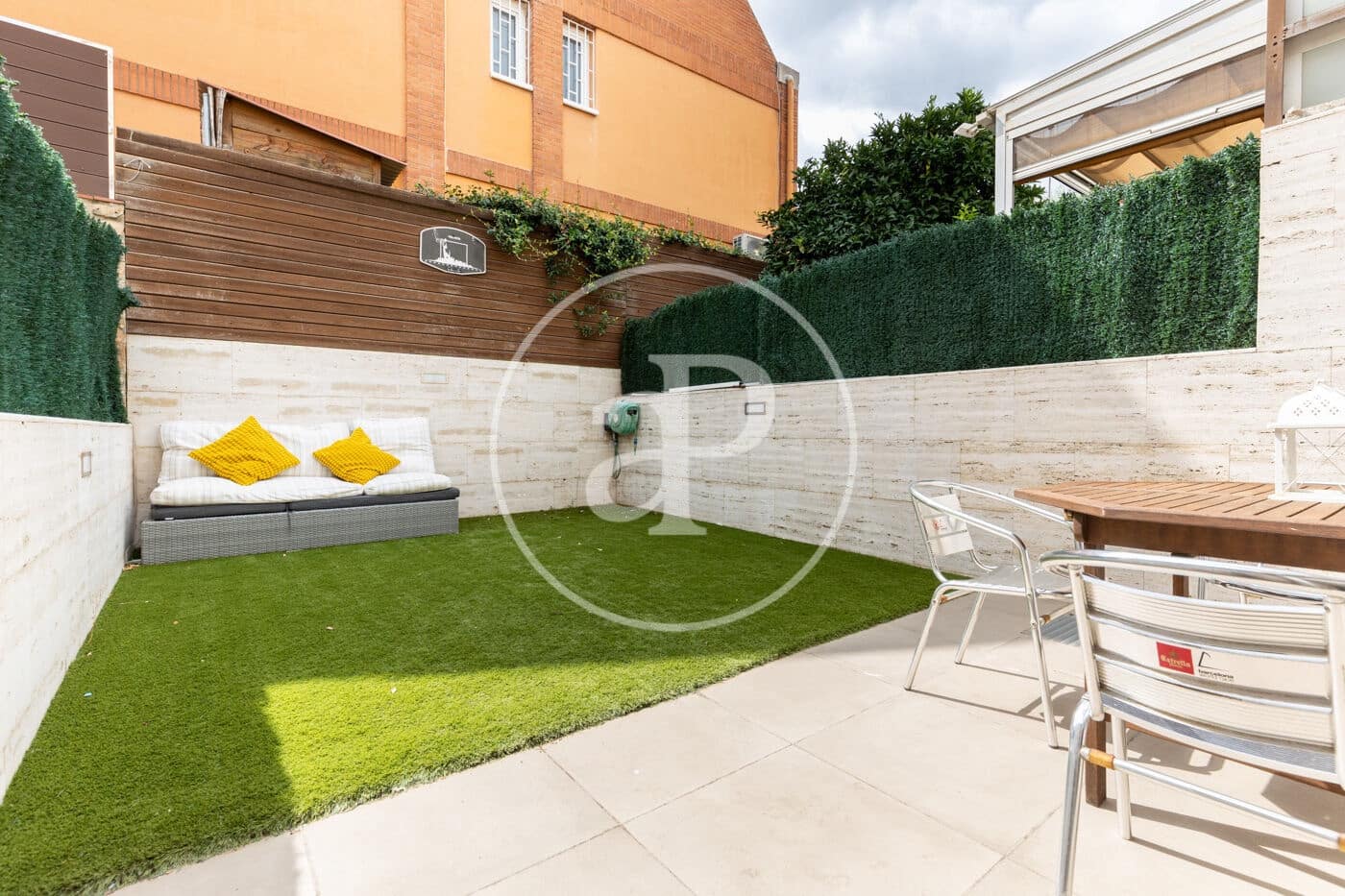 4 soveværelse Villa til salg i Cerdanyola del Valles med swimmingpool - € 630.000 (Ref: 9137359)