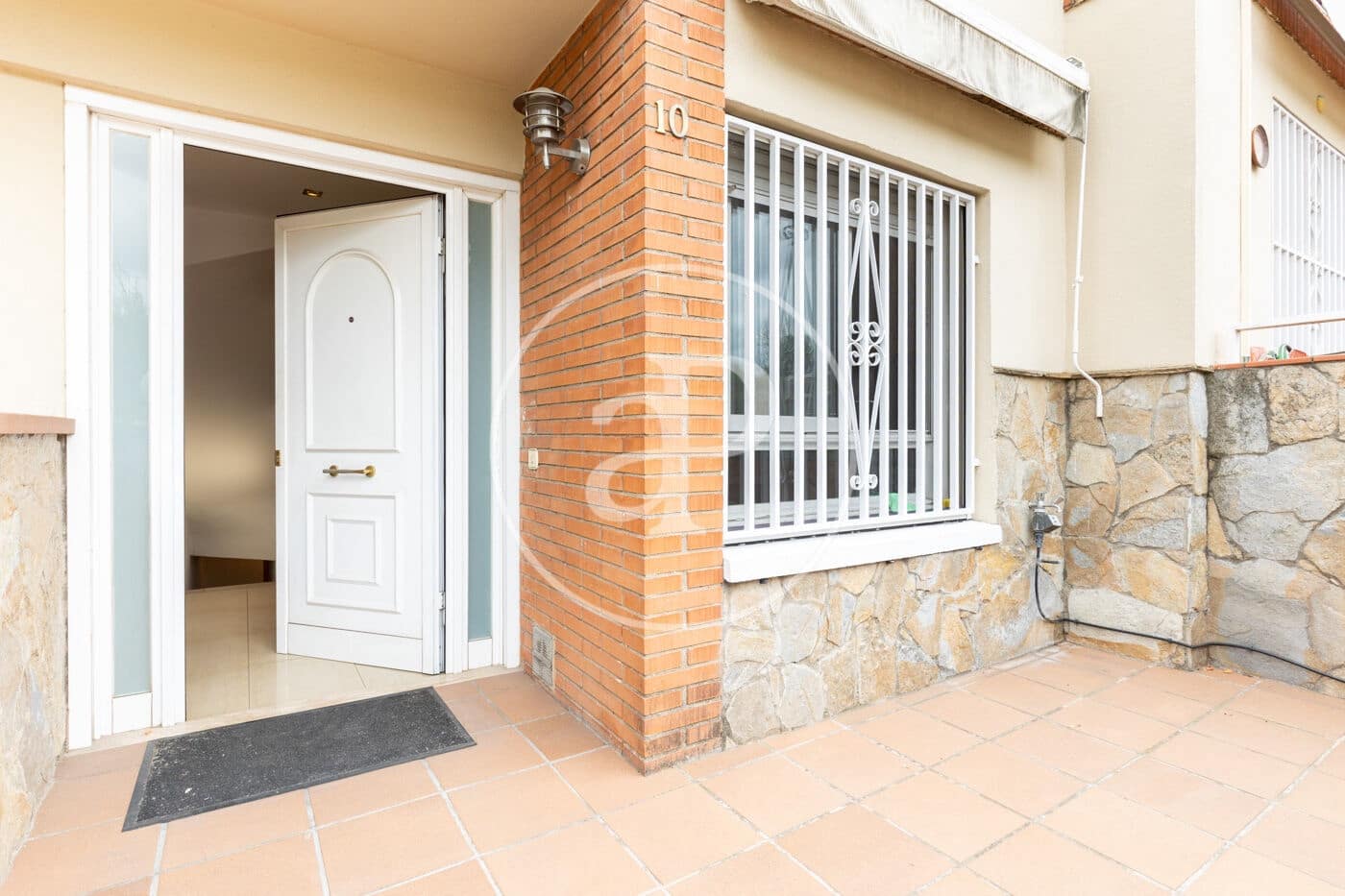 4 soveværelse Villa til salg i Cerdanyola del Valles med swimmingpool - € 630.000 (Ref: 9137359)