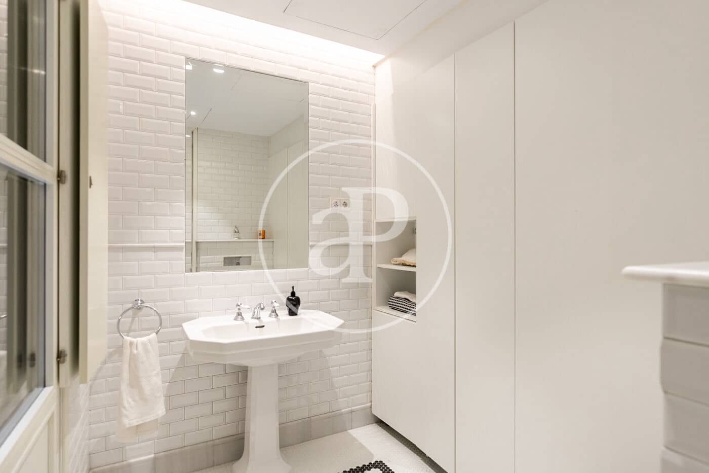 3 slaapkamer Appartement te koop in Barcelona stad - € 1.390.000 (Ref: 9137361)