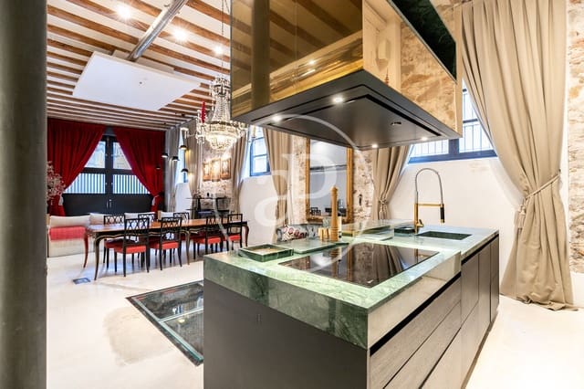 3 bedroom Apartment for sale in El Barri Gòtic, Barcelona city - € 1,390,000 (Ref: 9137361)