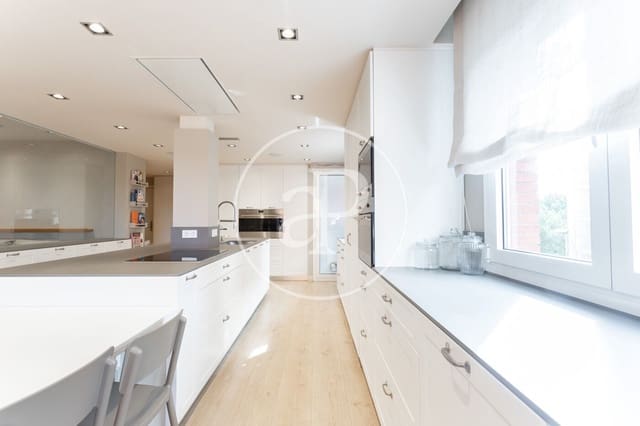 5 soveværelse Lejlighed til leje i Les Tres Torres, Barcelona by med swimmingpool - € 6.500 (Ref: 9137367)