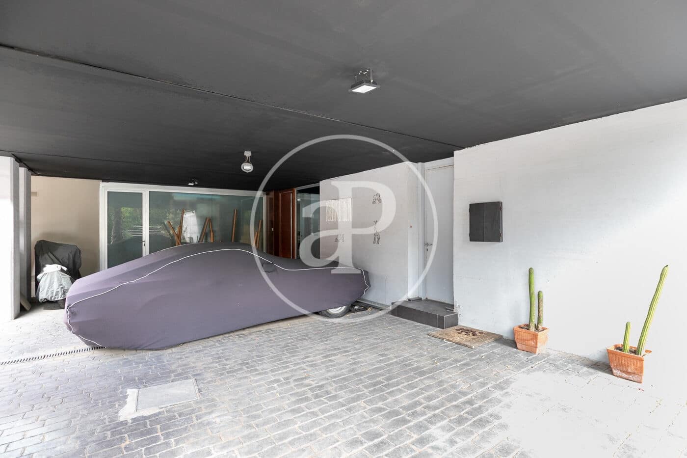 6 soveværelse Villa til leje i Barcelona by med swimmingpool - € 8.500 (Ref: 9137368)