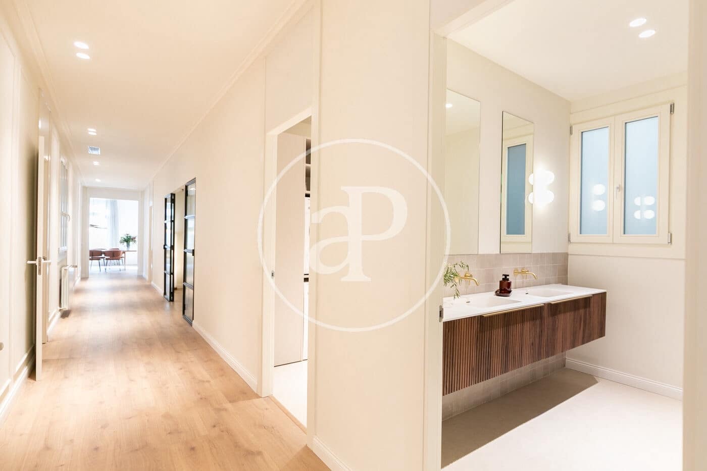 4 soveværelse Lejlighed til salg i Barcelona by - € 1.985.000 (Ref: 9137371)