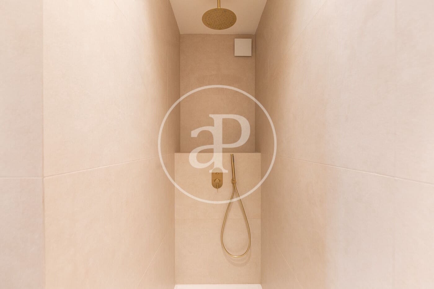 4 soveværelse Lejlighed til salg i Barcelona by - € 1.985.000 (Ref: 9137371)