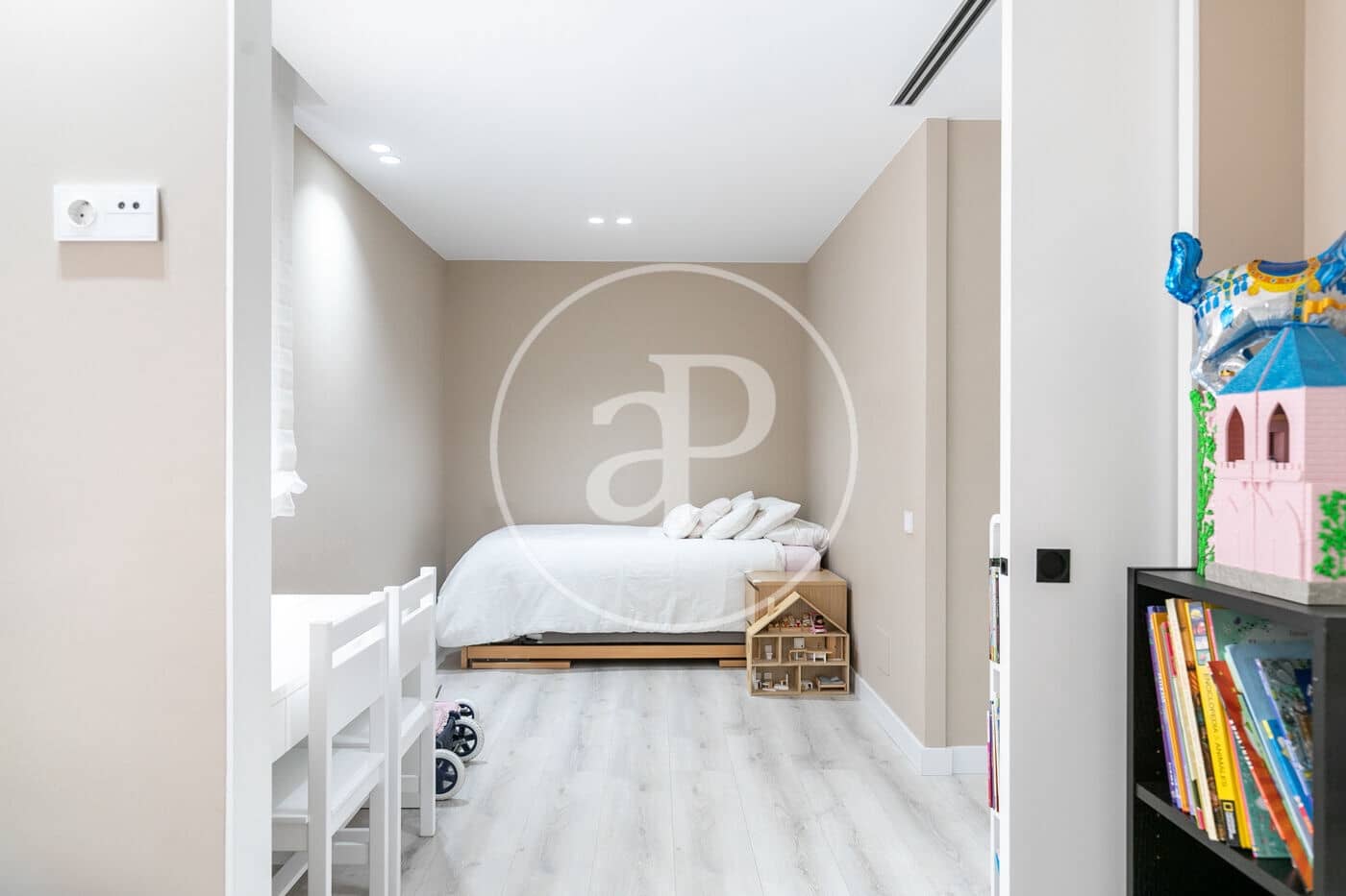 4 bedroom Apartment for rent in Barcelona city with garage - € 4,403 (Ref: 9141792)