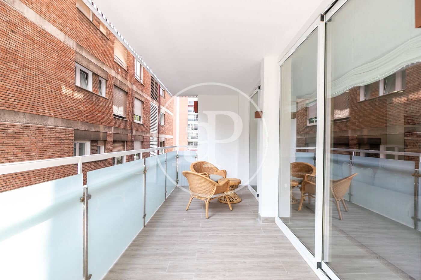 4 bedroom Apartment for rent in Barcelona city with garage - € 4,403 (Ref: 9141792)