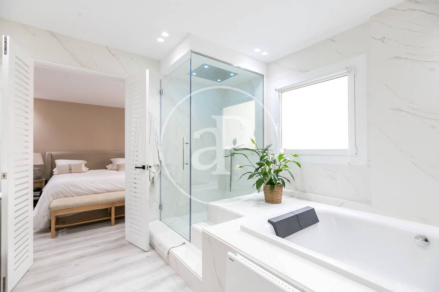4 bedroom Apartment for rent in Barcelona city with garage - € 4,403 (Ref: 9141792)