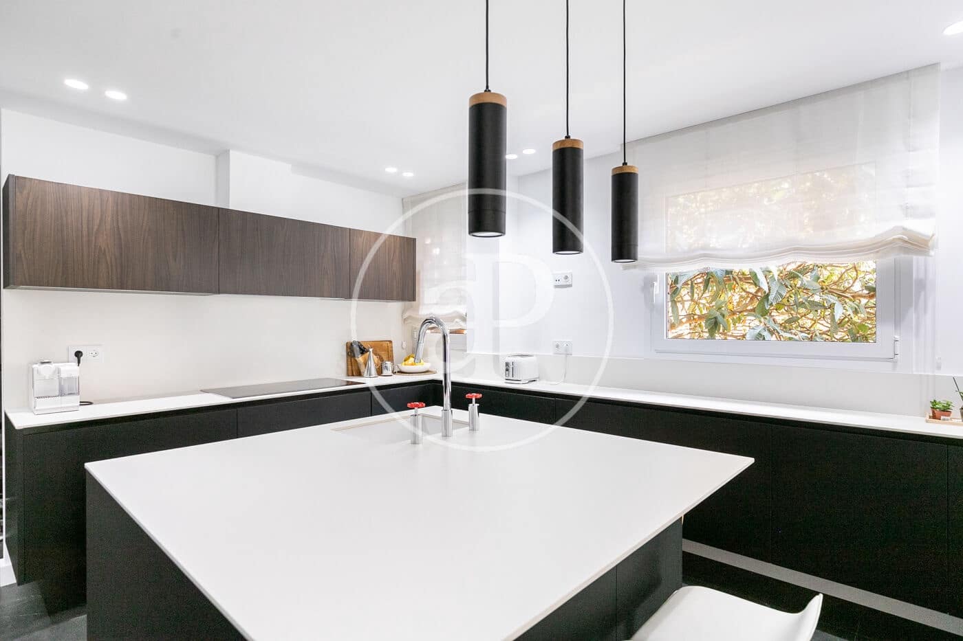 4 bedroom Apartment for rent in Barcelona city with garage - € 4,403 (Ref: 9141792)