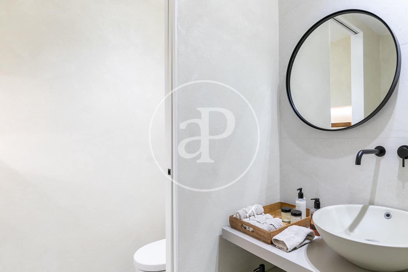 4 bedroom Apartment for rent in Barcelona city with garage - € 4,403 (Ref: 9141792)