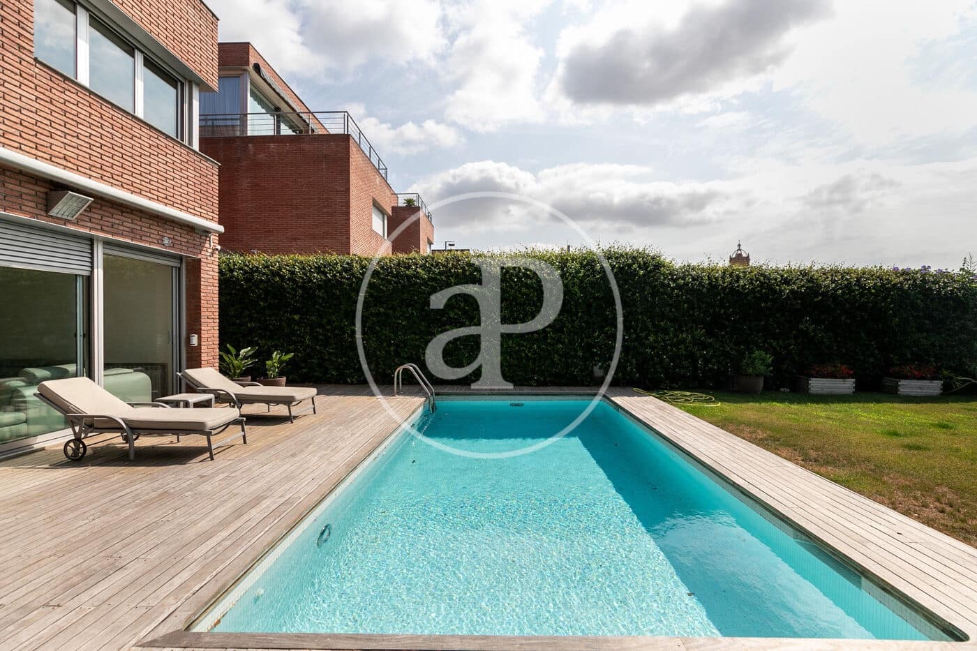6 bedroom Villa for rent in Barcelona city with pool - € 9,900 (Ref: 9147441)