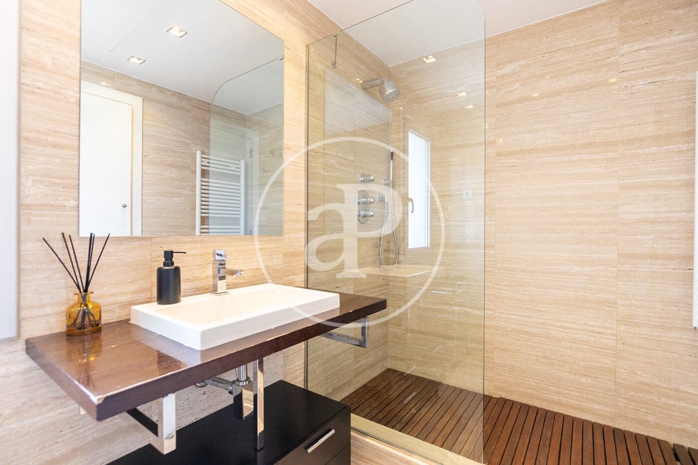 6 bedroom Villa for rent in Barcelona city with pool - € 9,900 (Ref: 9147441)