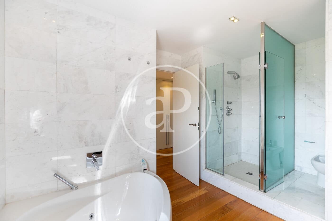 6 bedroom Villa for rent in Barcelona city with pool - € 9,900 (Ref: 9147441)