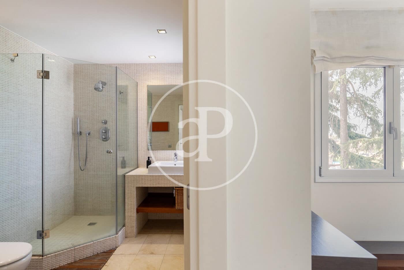 6 bedroom Villa for rent in Barcelona city with pool - € 9,900 (Ref: 9147441)